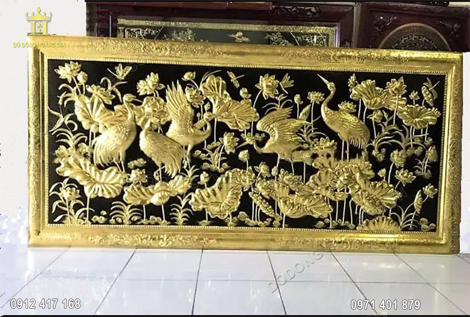 Treo tranh đồng Sen Hạc trong nh&agrave; cần ch&uacute; &yacute; điều g&igrave;?